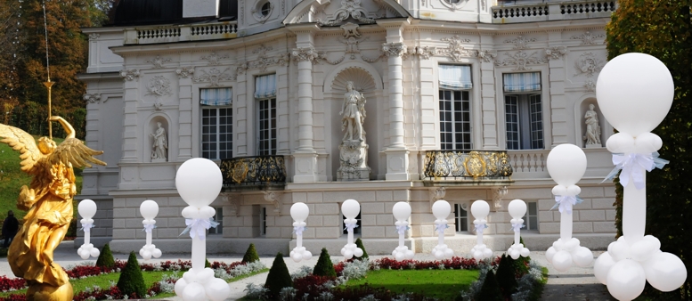 Ballondekoration Hochzeit, Luftballone und Herzluftballone , Rundballone und Zierschleifen, Grazile Ballondeko